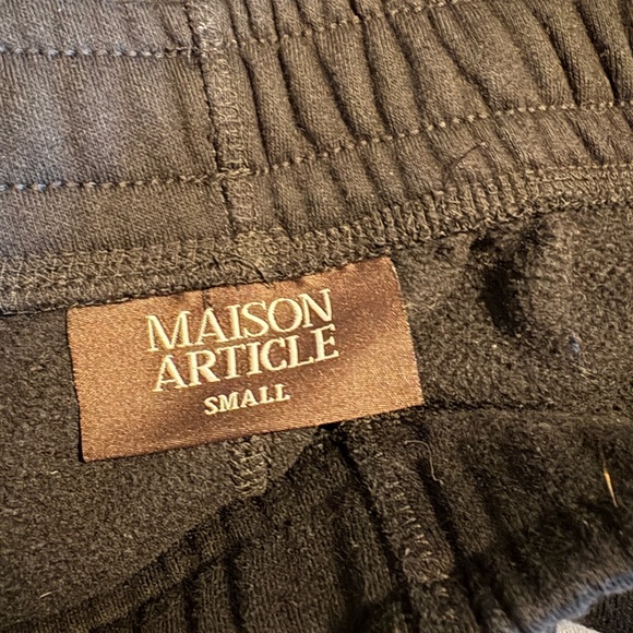 Maison Article Premium Essentials Black Sweat Shorts Size Small - Picture 2 of 4